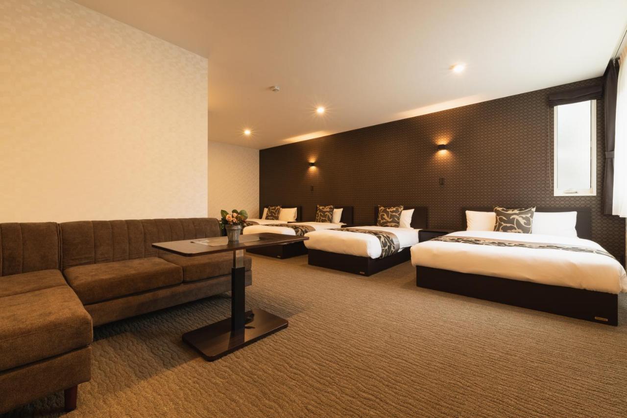 GRAND BASE Nagasaki Ekimae Aparthotel Bagian luar foto